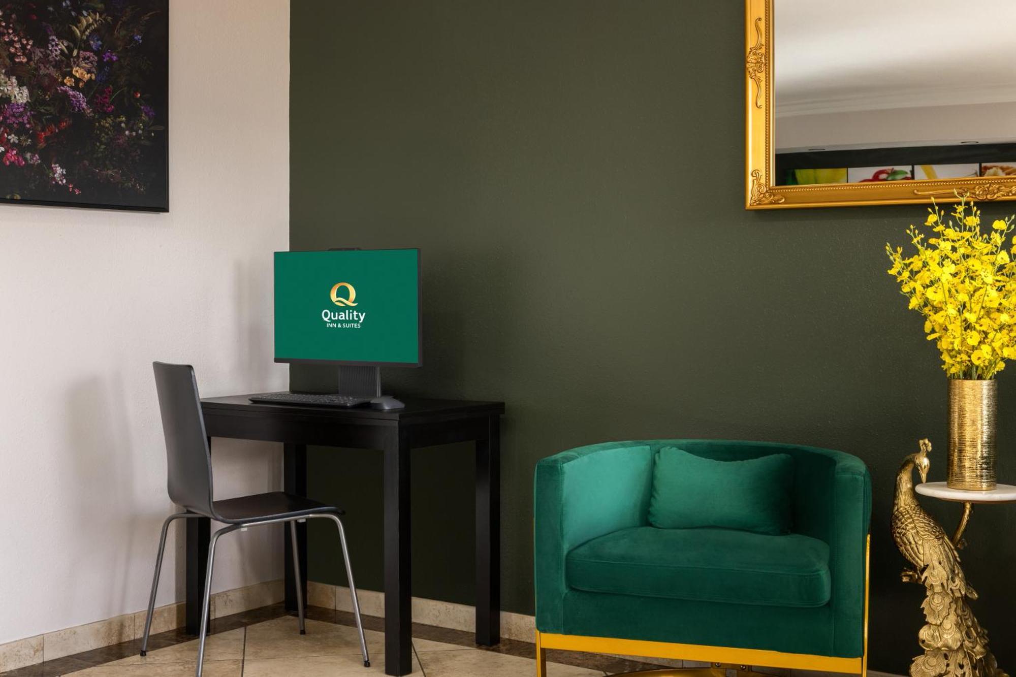 Quality Inn Lake Elsinore I-15 Экстерьер фото